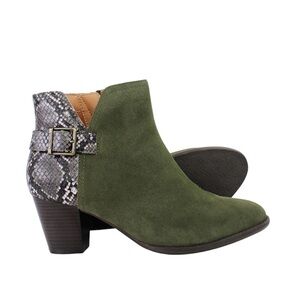 Vionic Naomi olive snake print side zip water resistant heeled booties women’s 8